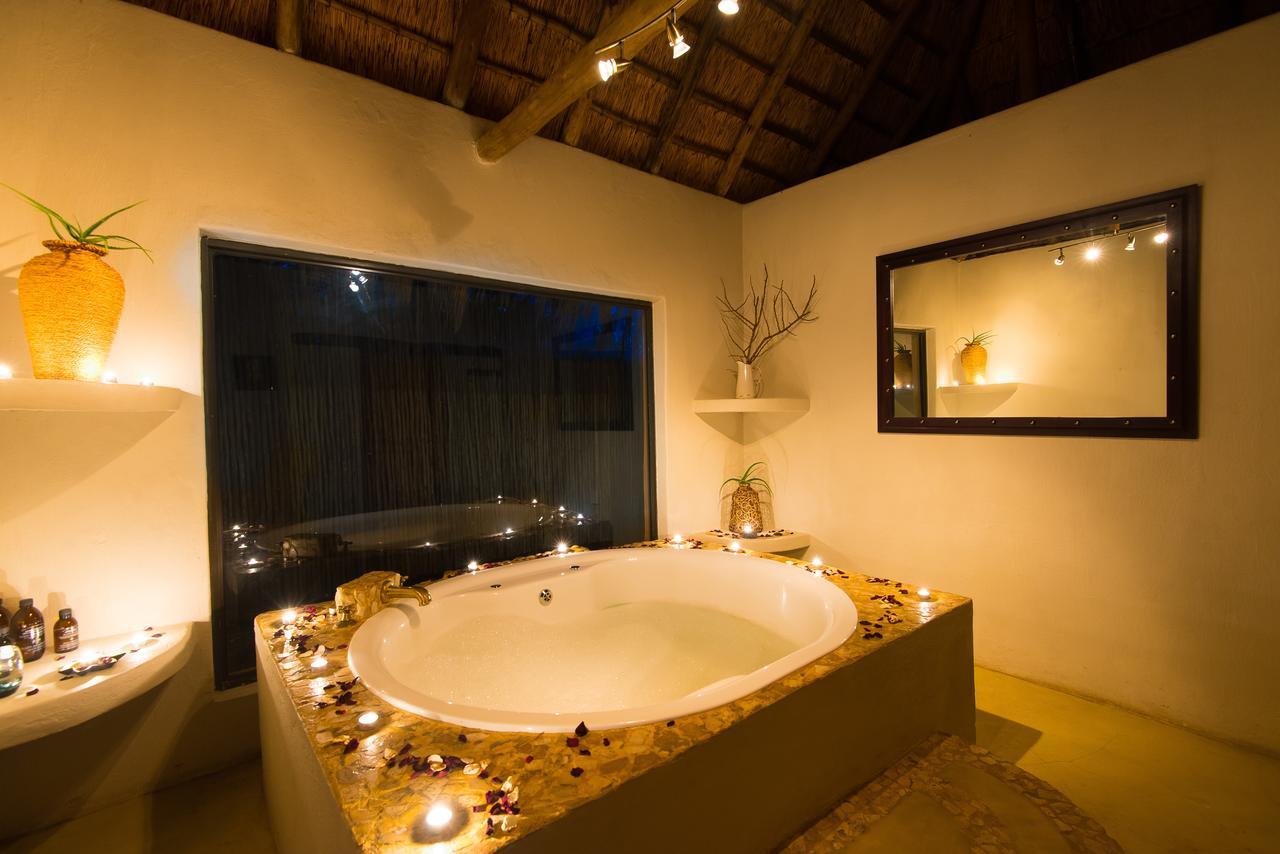 Tau Game Lodge Madikwe Game Reserve Eksteriør billede