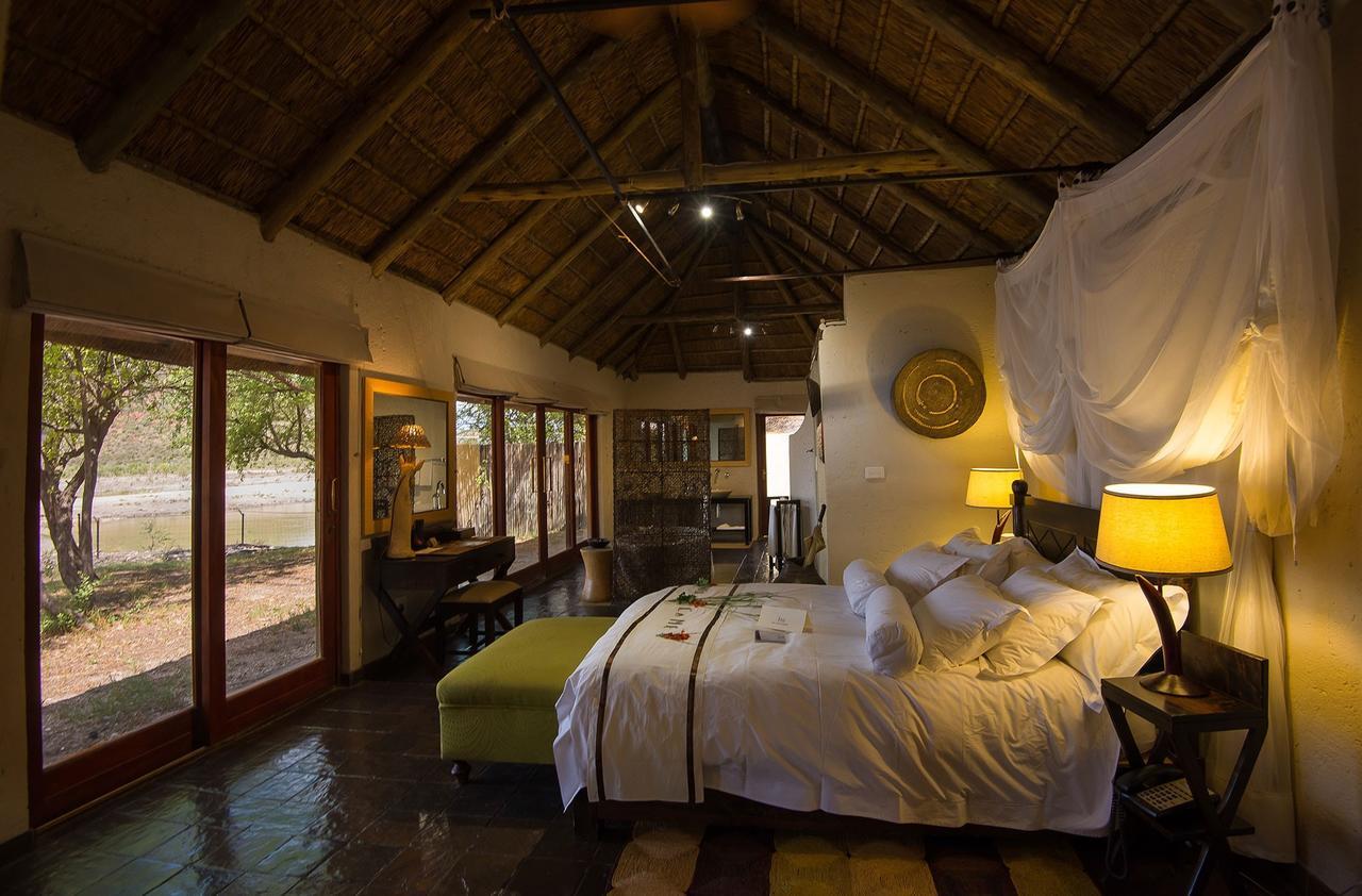 Tau Game Lodge Madikwe Game Reserve Eksteriør billede