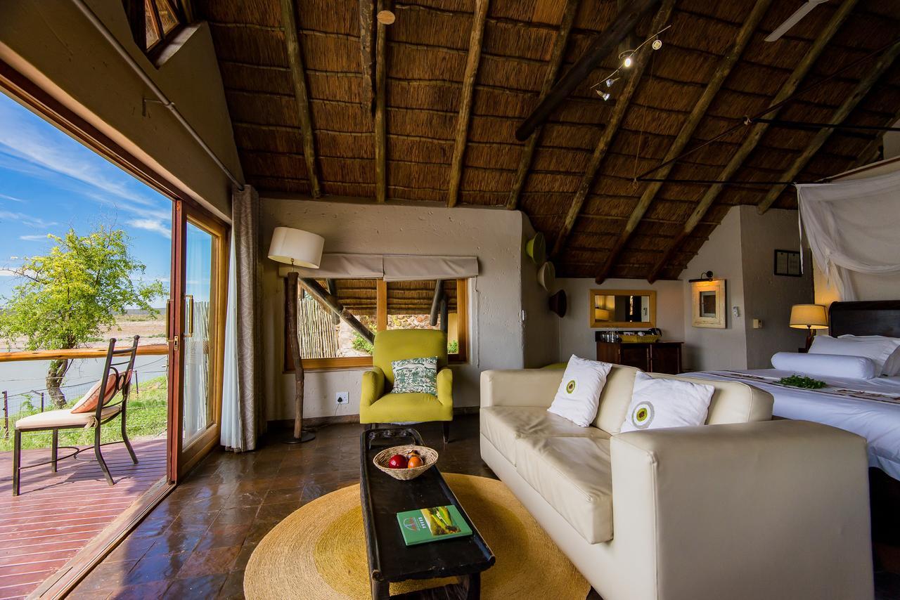 Tau Game Lodge Madikwe Game Reserve Eksteriør billede